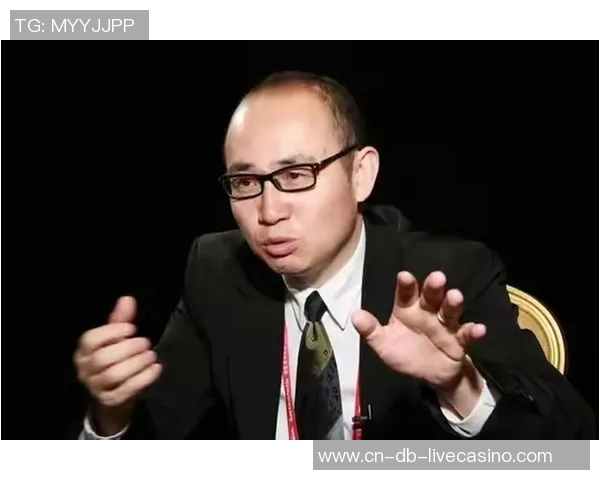 足球霸王的传奇之路：从草根到巅峰的奋斗与荣耀