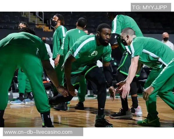 福克斯因左小指肌腱损伤将进行手术赛季报销球队面临挑战