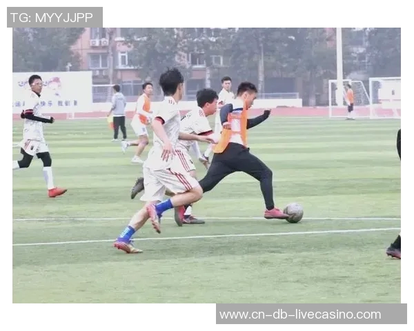 足球台上的激情对决与战术博弈探秘足球魅力的无限可能性